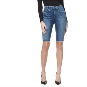 Good American High Rise Bermuda Denim Shorts in Medium Wash Size 00/24